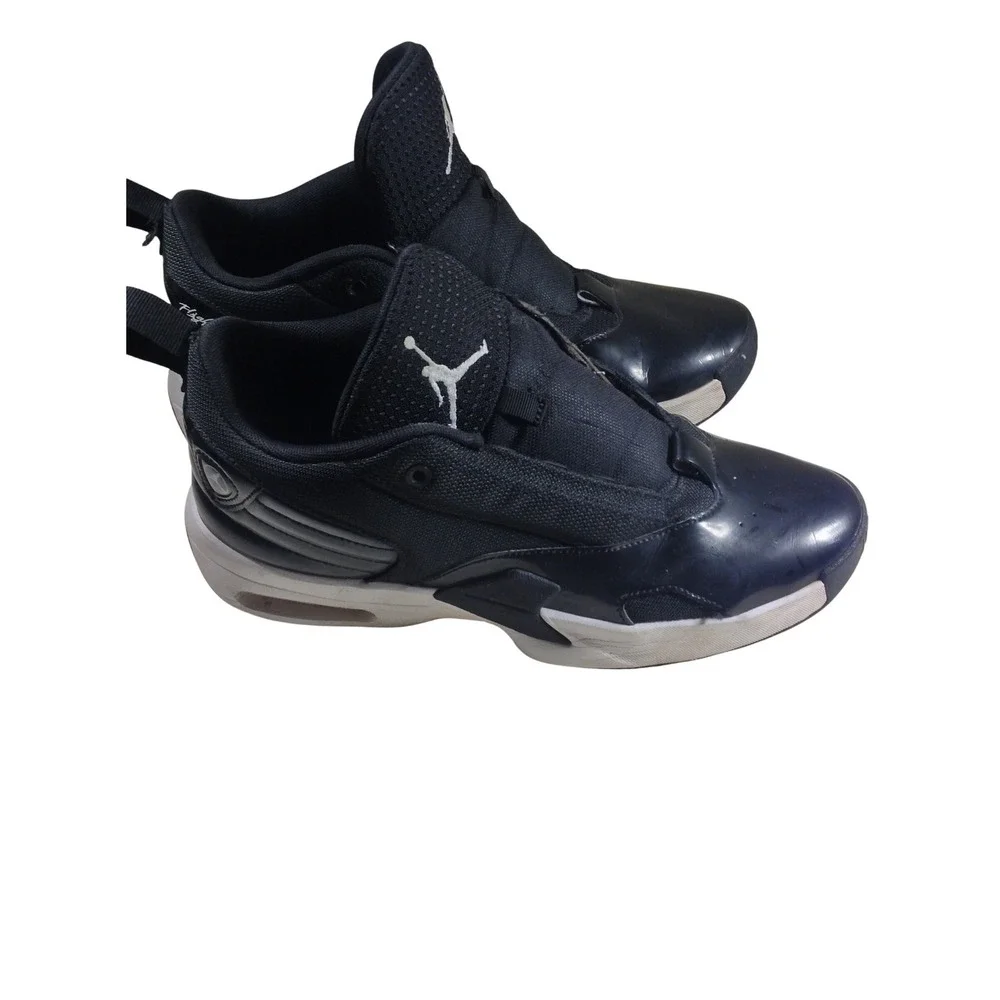 Jordan‎ Max Aura 6 Men's Size 9 Black White Low Top Basketball Shoes FQ8298-010